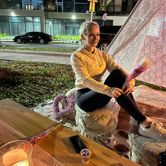 Meet your Posher, Brooke - Picture 10 of 12